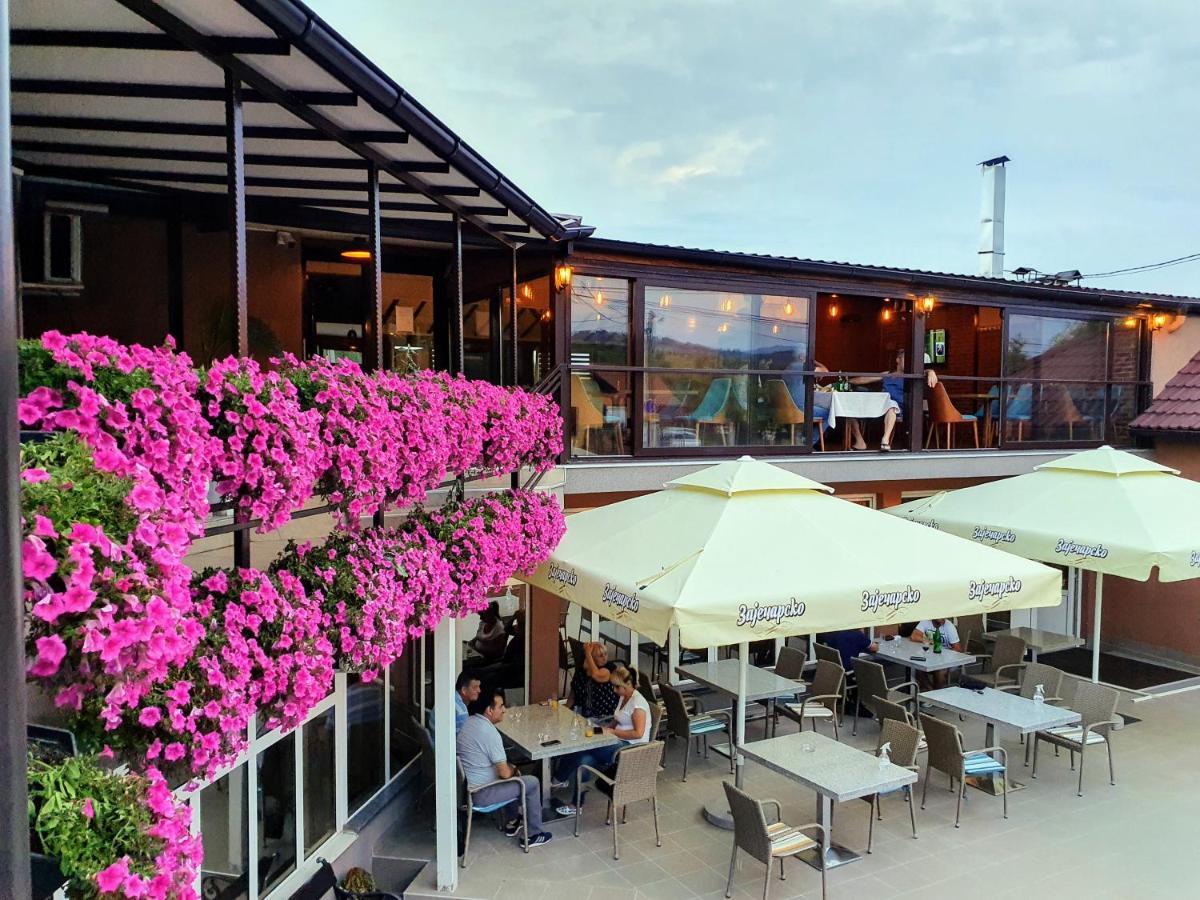 Kompleks Fontana Vladičin Han Exterior foto