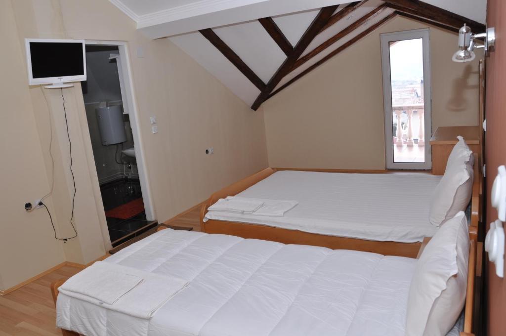Kompleks Fontana Vladičin Han Zimmer foto