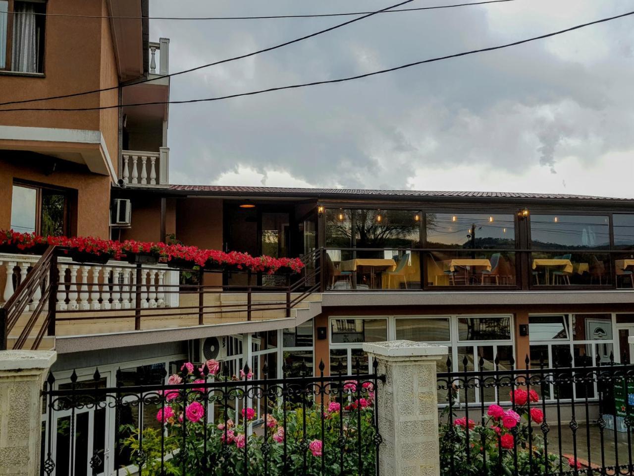 Kompleks Fontana Vladičin Han Exterior foto